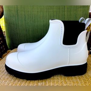 Womens Ugg droplet rain boots